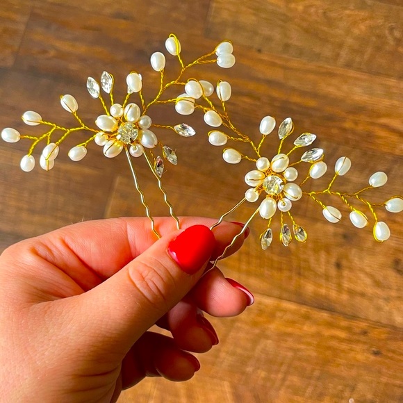 Beautiful 2 Piece Wedding Hairpins - Picture 4 of 7